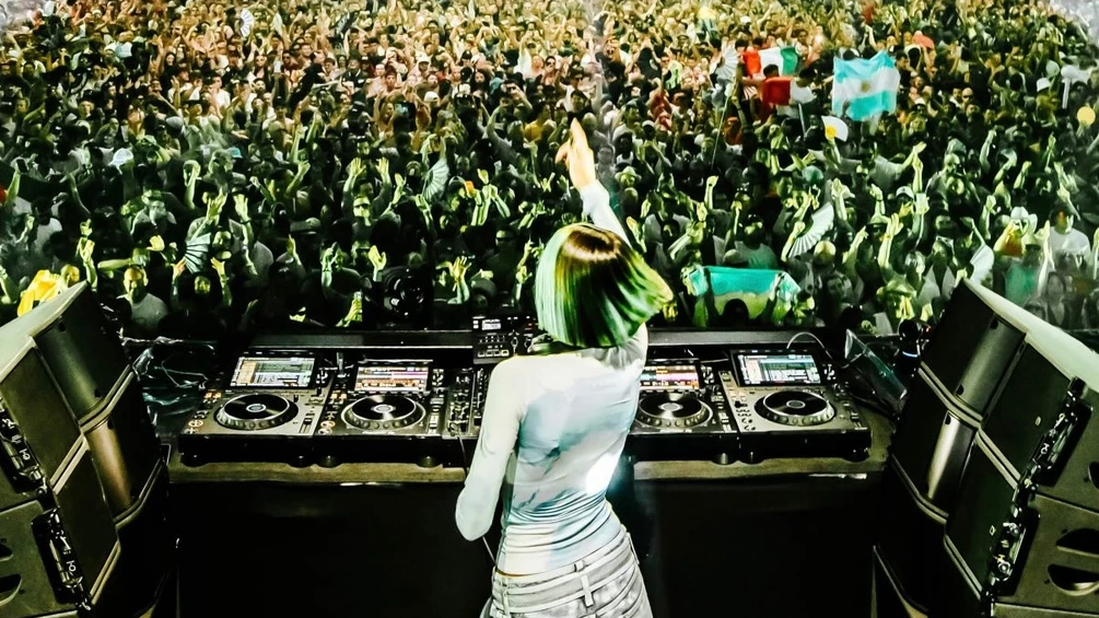 Miss Monique вивела на Mainstage Tomorrowland Роббі Вільямса — і показала трек, якого ще ніхто не чув