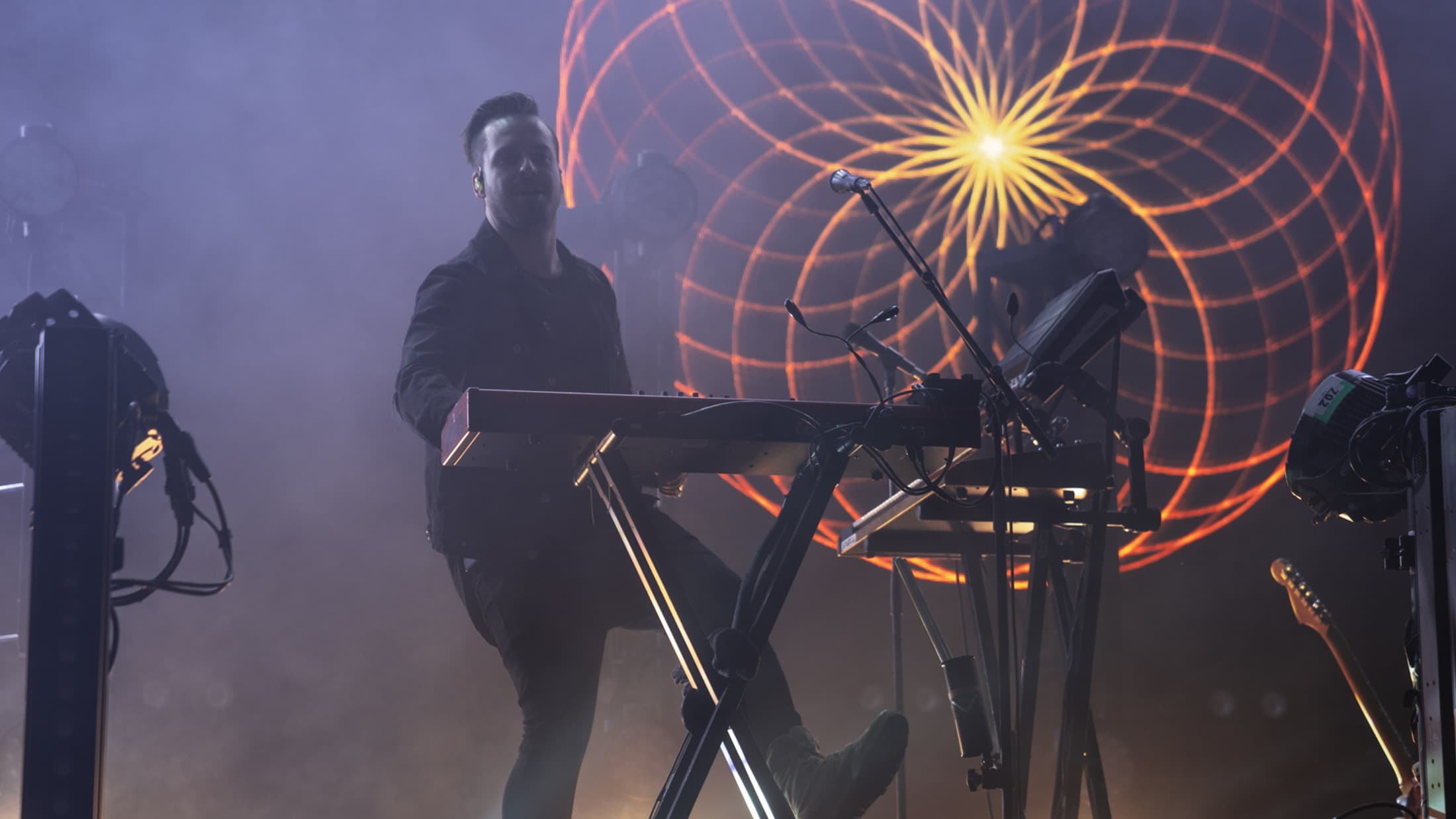Останній концерт RÜFÜS DU SOL у Торонто переписав історію електронних турів